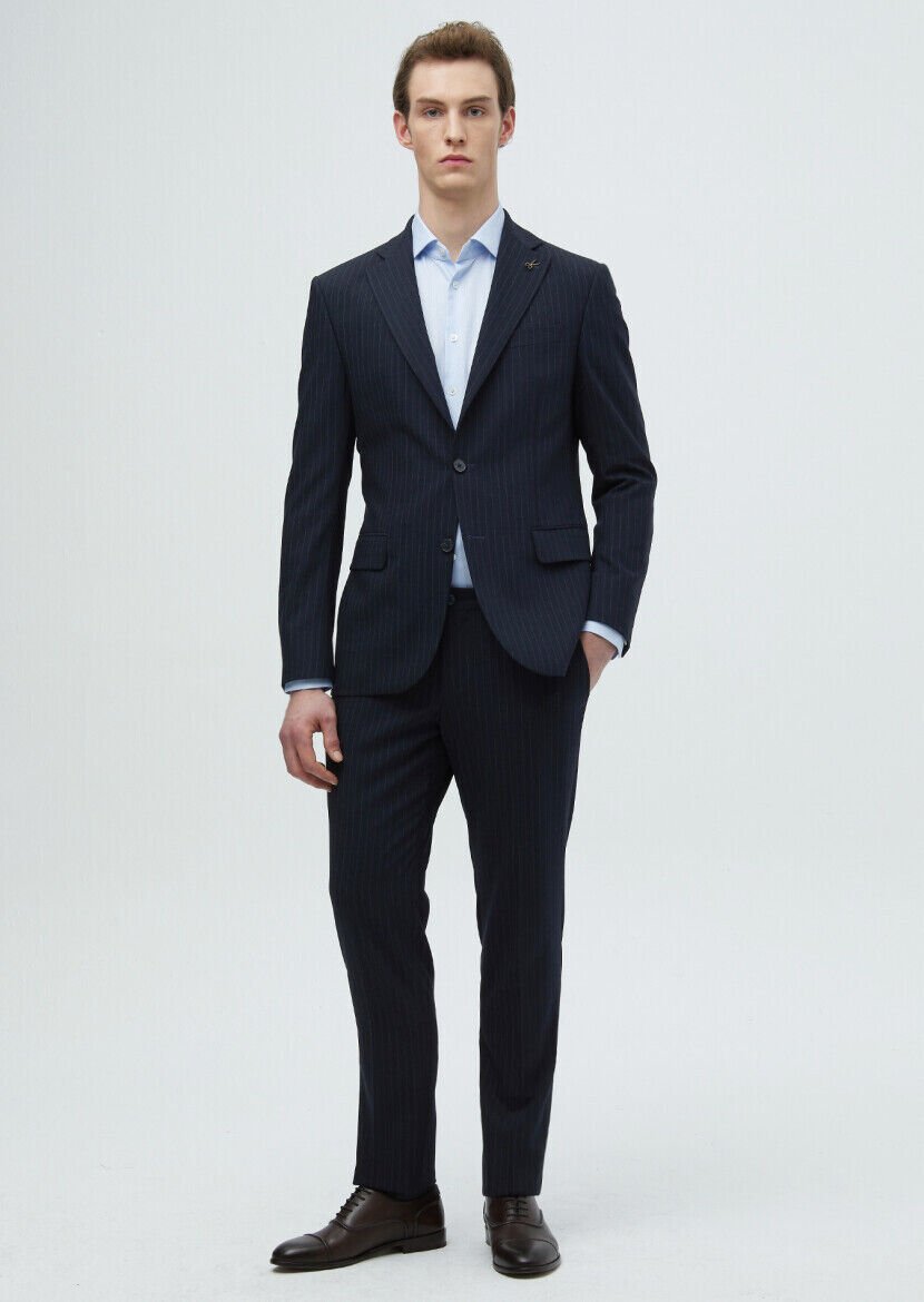 Lacivert Takım Şıklığı