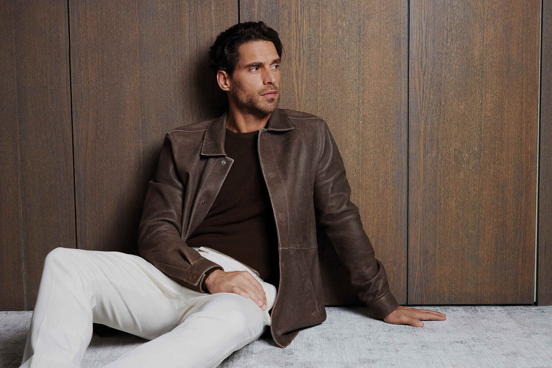 Basic T-Shirt ve Bisiklet Yaka T-Shirt Modelleriyle Zamansız Erkek Stili