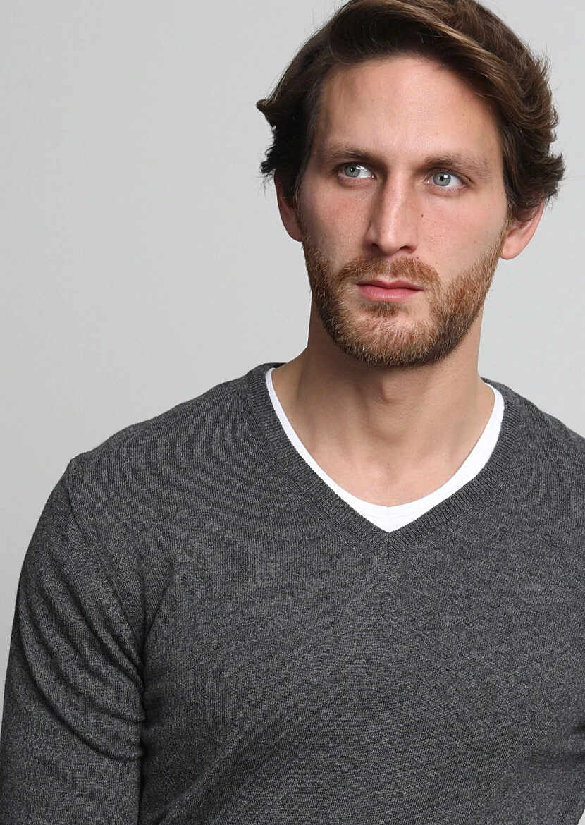 Antrasit V Yaka Düz Örgü İpek Karışımlı Triko Kazak - 2