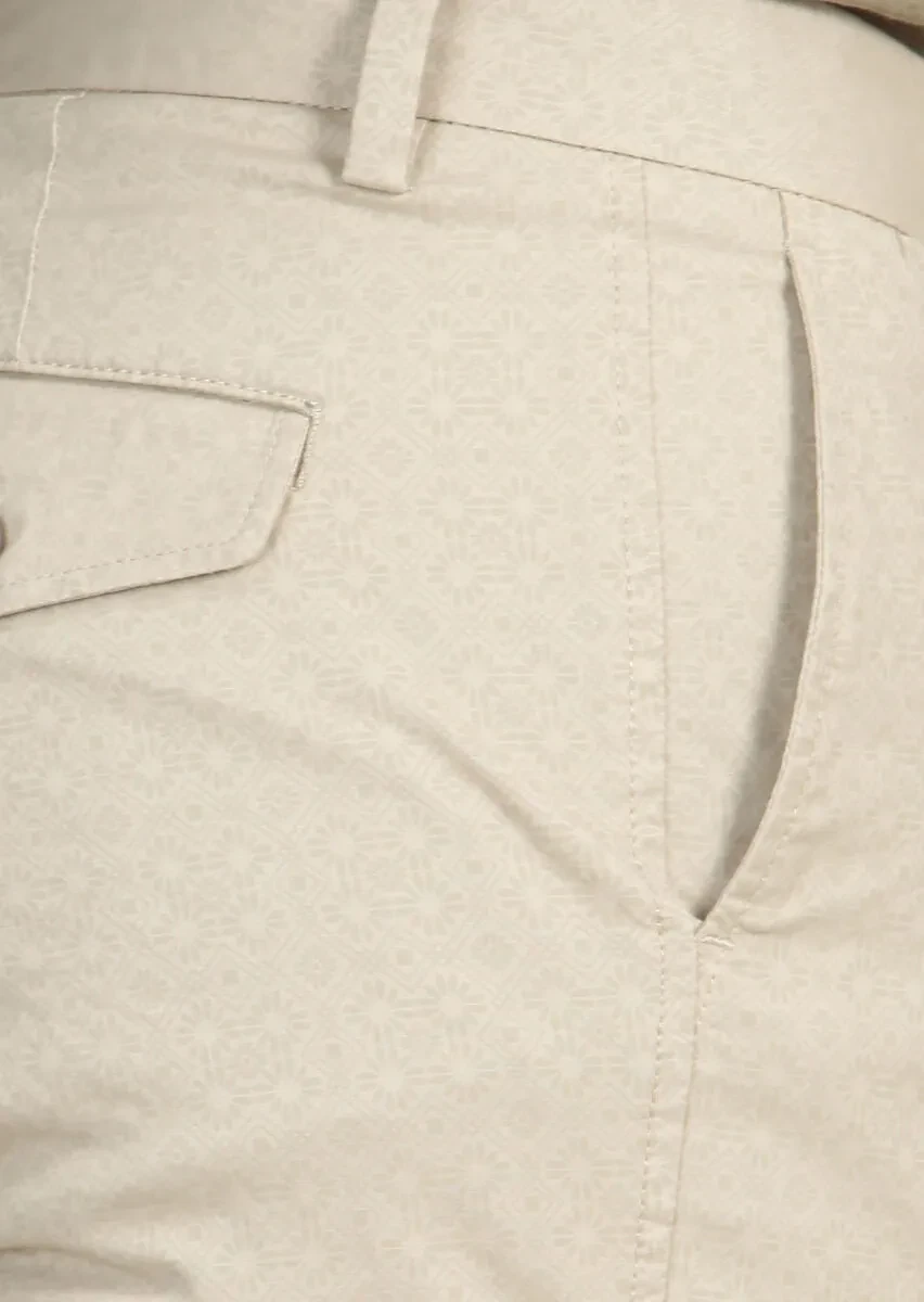 Beige Weaving Regular Fit Casual Cotton Blended Bermuda - 3