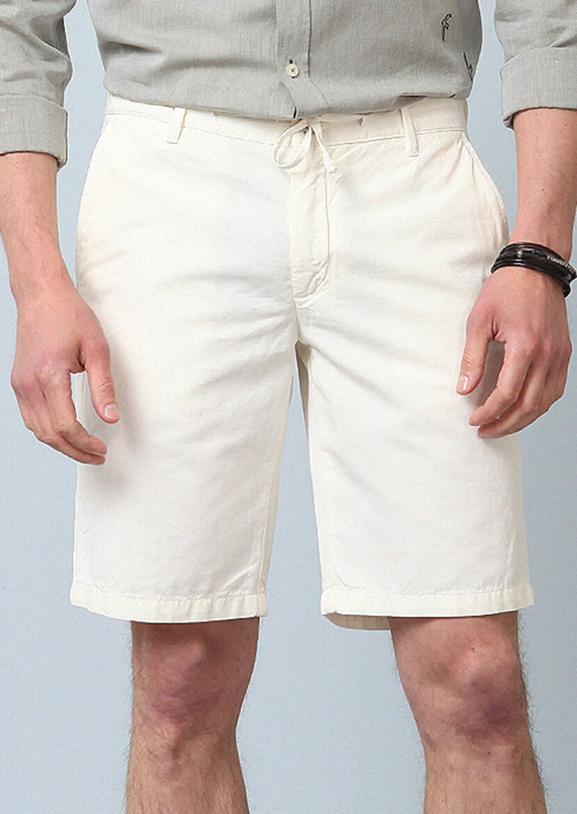 Beyaz Düz Dokuma Regular Fit Casual Pamuk Karışımlı Bermuda - 3