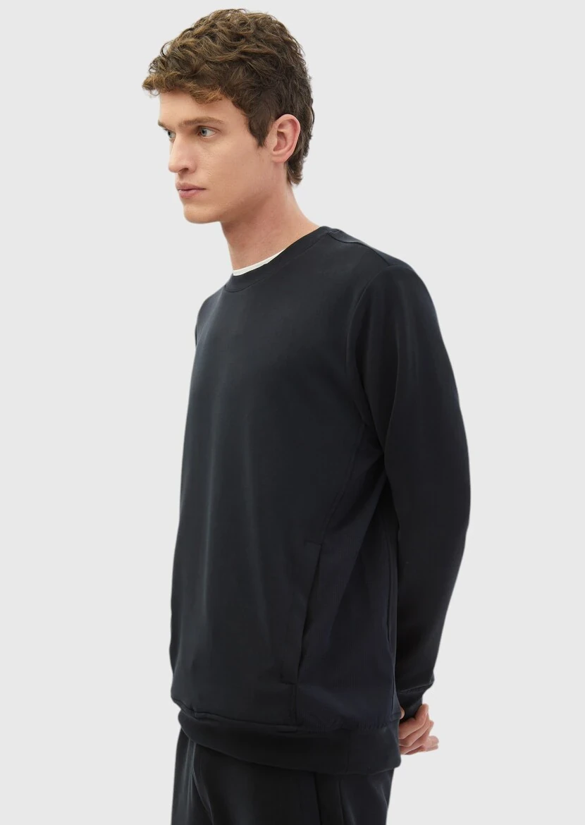 Black Crew Neck Plain Sweatshirt - RAMSEY