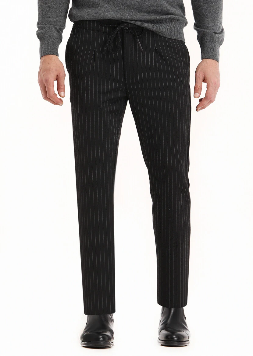 Black Knitting Jogging Fit Casual Trousers 