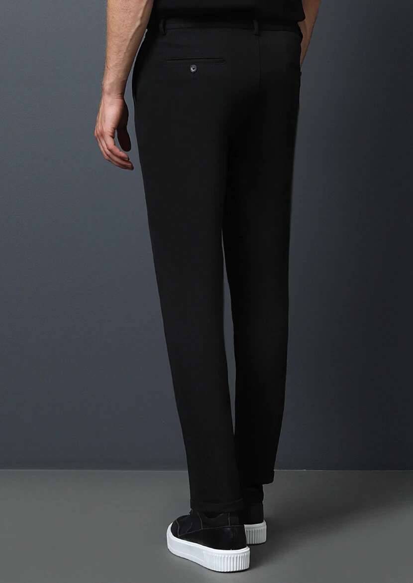 Black Knitting Jogging Fit Casual Trousers - 5