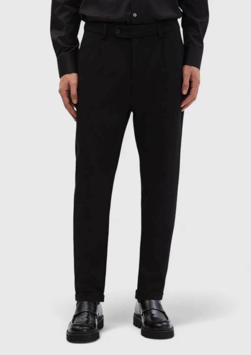 Black Knitting Regular Fit Casual Trousers 