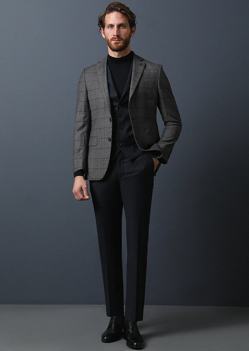 Brown Suit With Waistcoat - 1