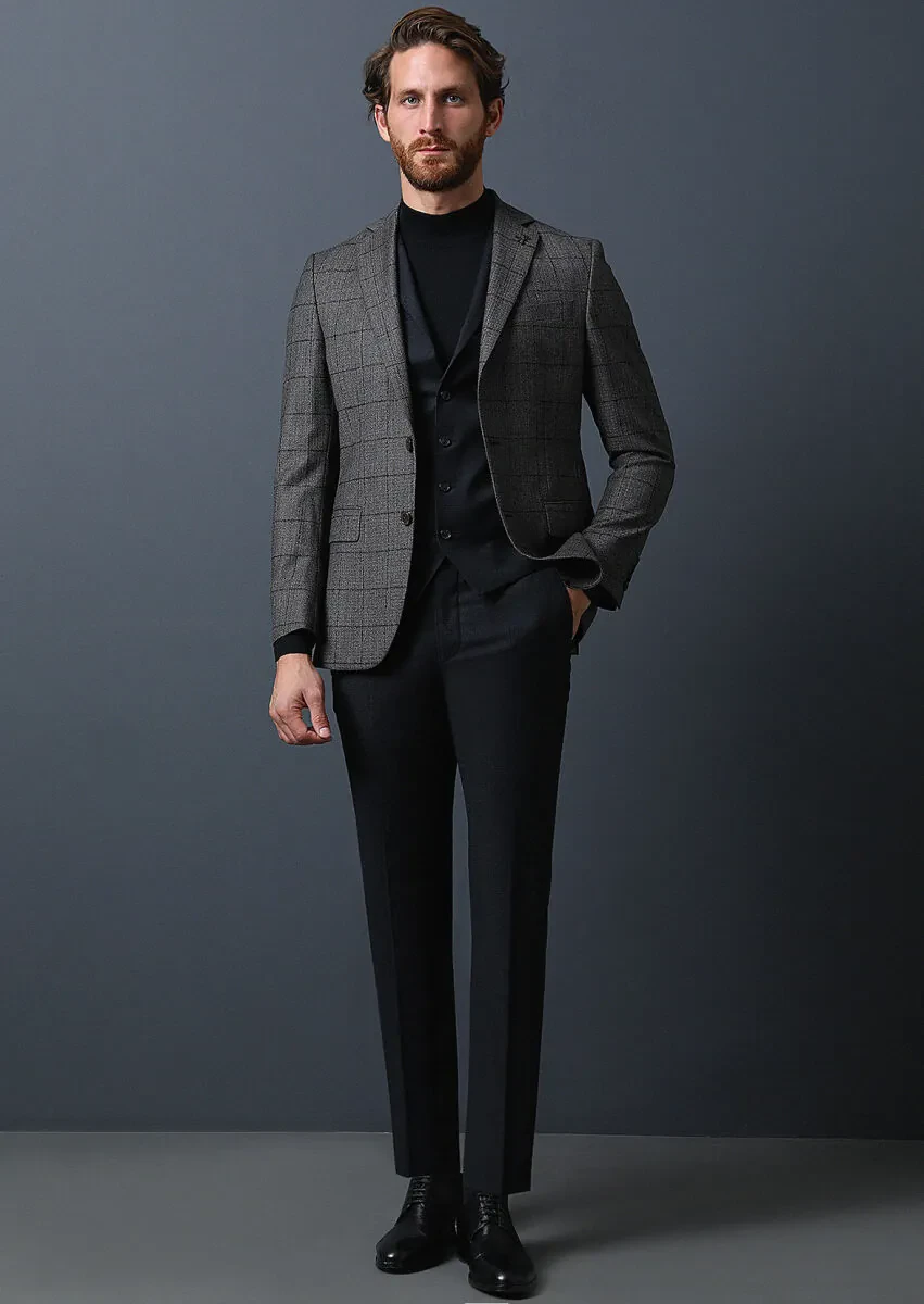 Brown Suit With Waistcoat - 1