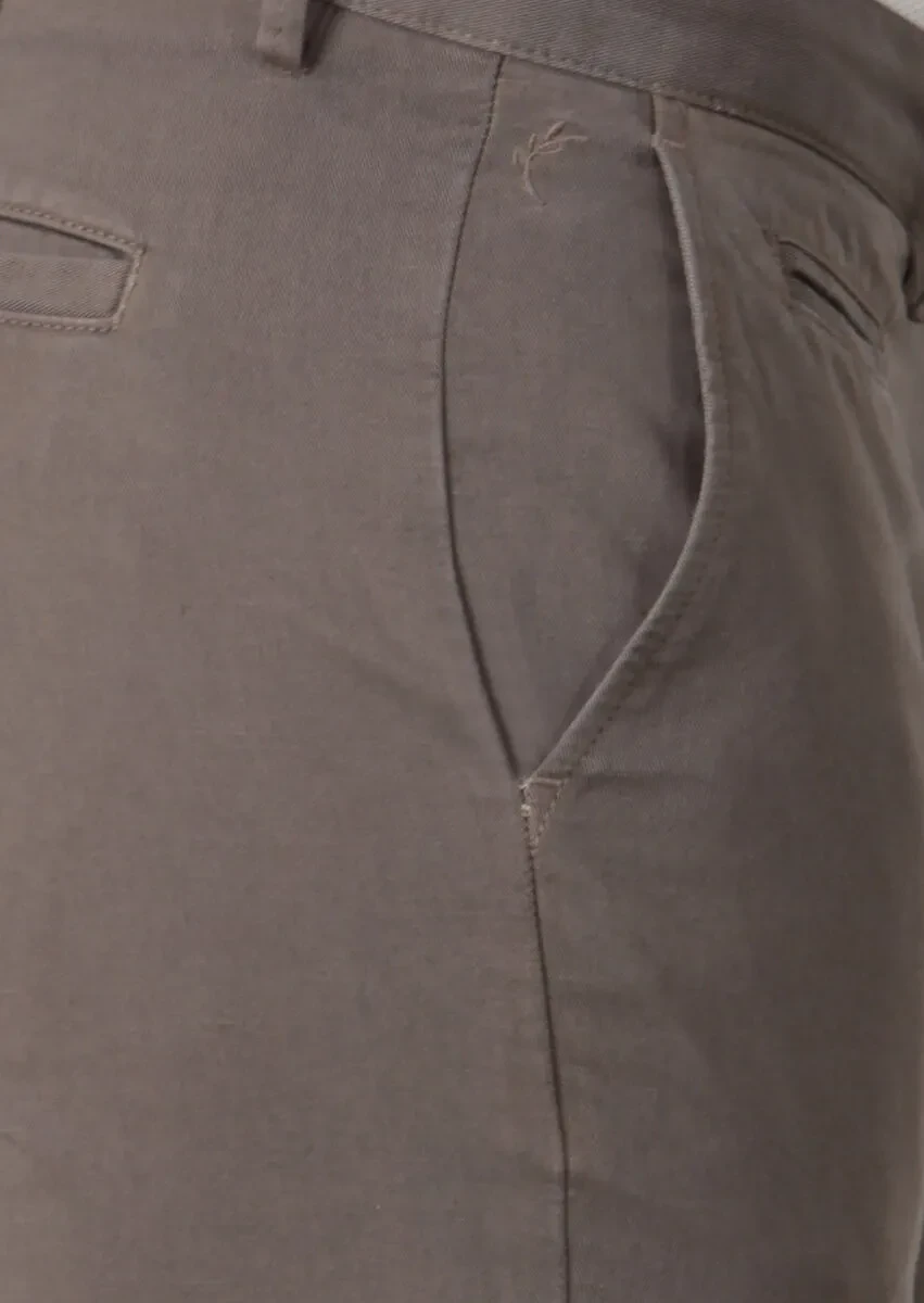 Brown Weaving Regular Fit Casual Cotton Blended Trousers - 3