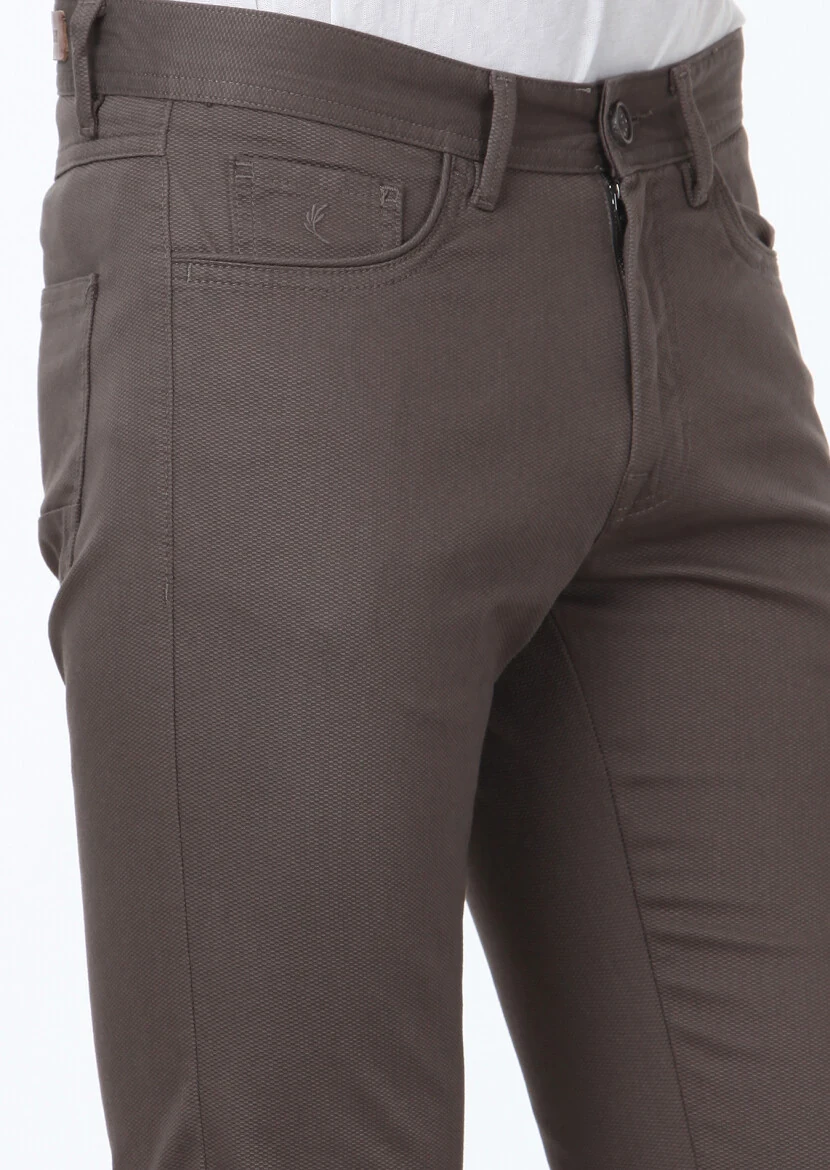 Brown Weaving Slim Fit Casual Cotton Blended Trousers - 3