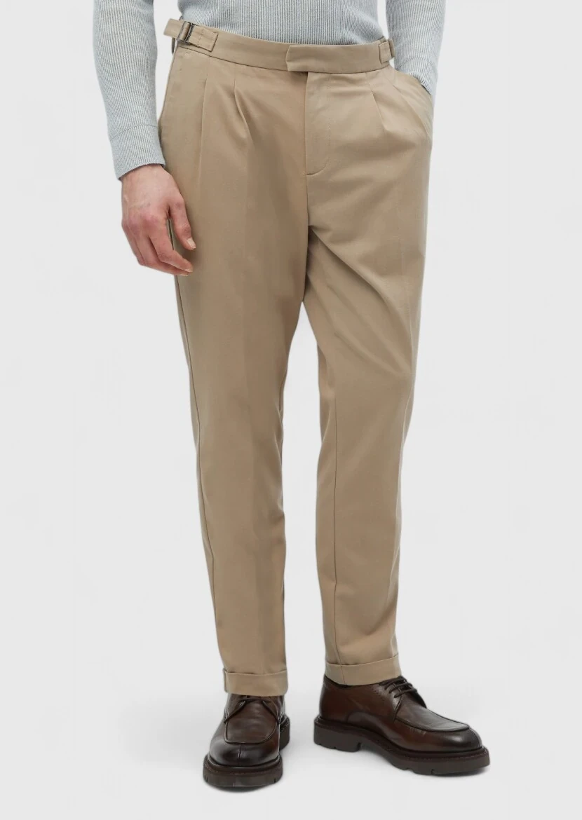 Buff Weaving Carrot Fit Casual Cotton Blended Trousers 