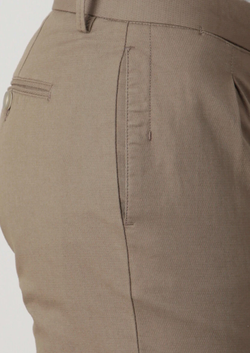 Green Weaving Slim Fit Casual Cotton Blended Trousers - 3