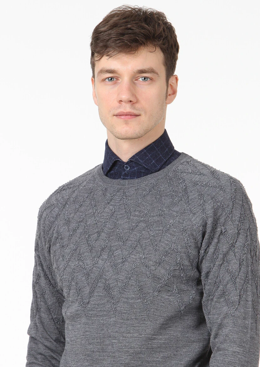 Gri Jakarlı Yün Karışımlı Triko Kazak 