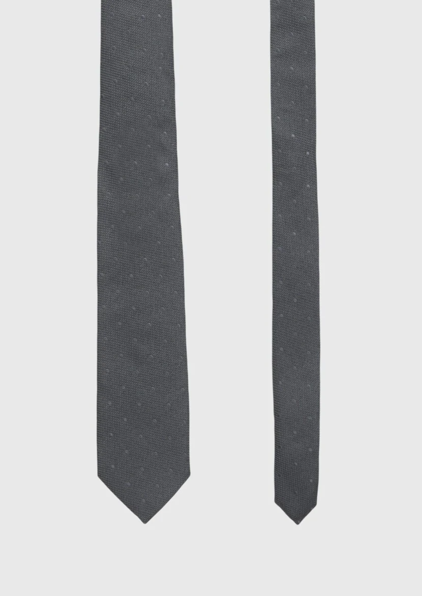 Gri Kravat 