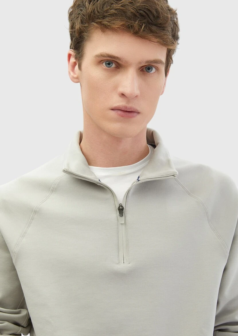 Light Grey Turtleneck Plain Sweatshirt - 3
