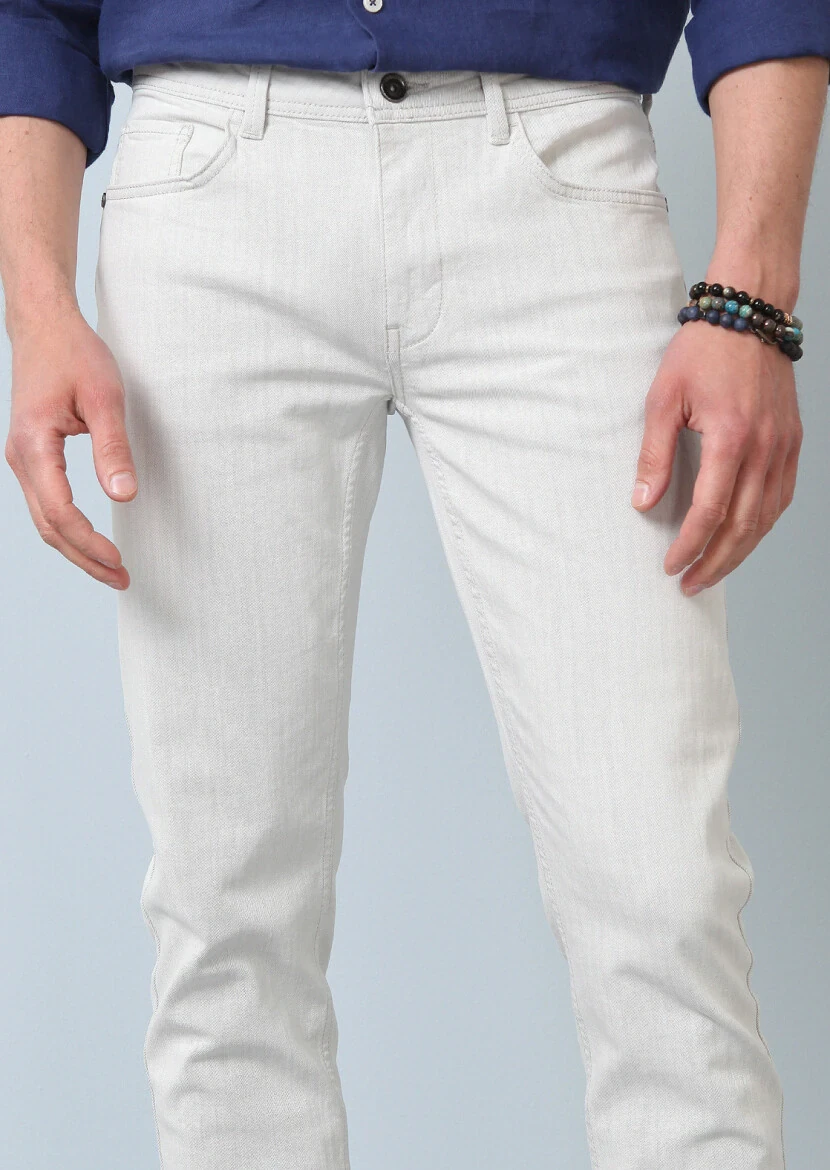 Off White Slim Fit Denim Cotton Blended Trousers - 3