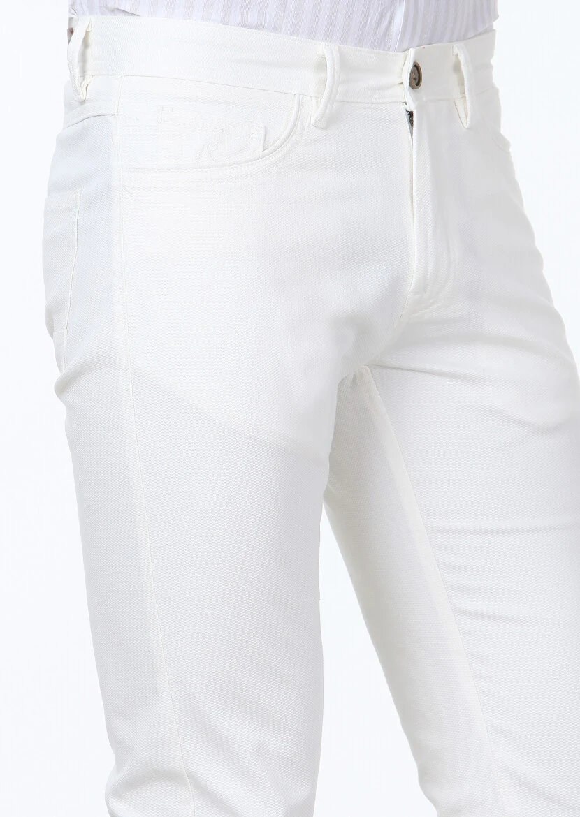 Off White Weaving Slim Fit Casual Cotton Blended Trousers - 3