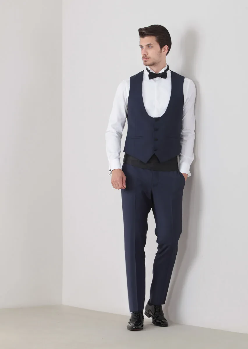 Saks Slim Fit Butterfly Collar Classical Waistcoat - 1