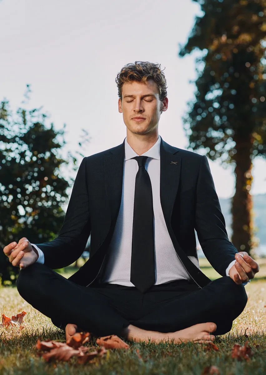 Siyah Çizgili Modern Fit %100 Yün Takım Elbise - 1