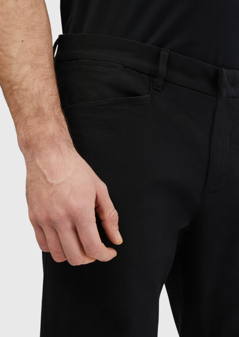 Siyah Düz Dokuma Regular Fit Casual Pamuk Karışımlı Pantolon - 4