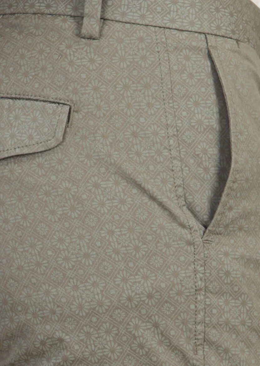 Yeşil Baskılı Dokuma Regular Fit Casual Pamuk Karışımlı Bermuda - 3